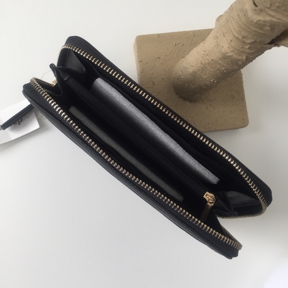 NWT Dressbarn black wallet. - Picture 5 of 8